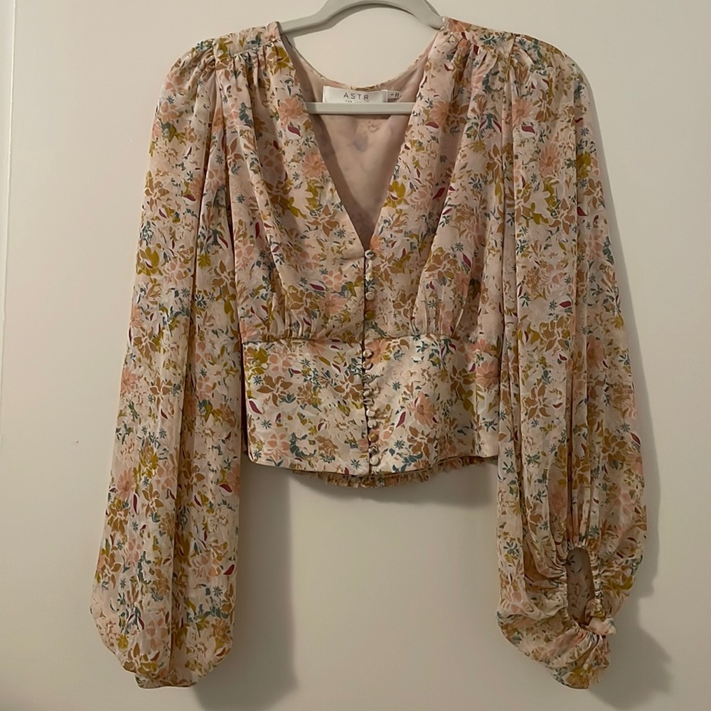 ASTR cropped puff sleeve blouse